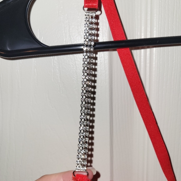 Lingerie - Picture 6 of 8